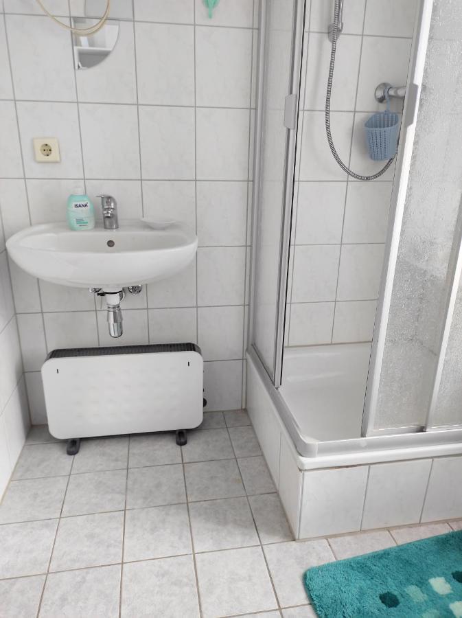 Schoene Gemuetliche Ferienwohnung Am Saaleradweg Grosseutersdorf エクステリア 写真