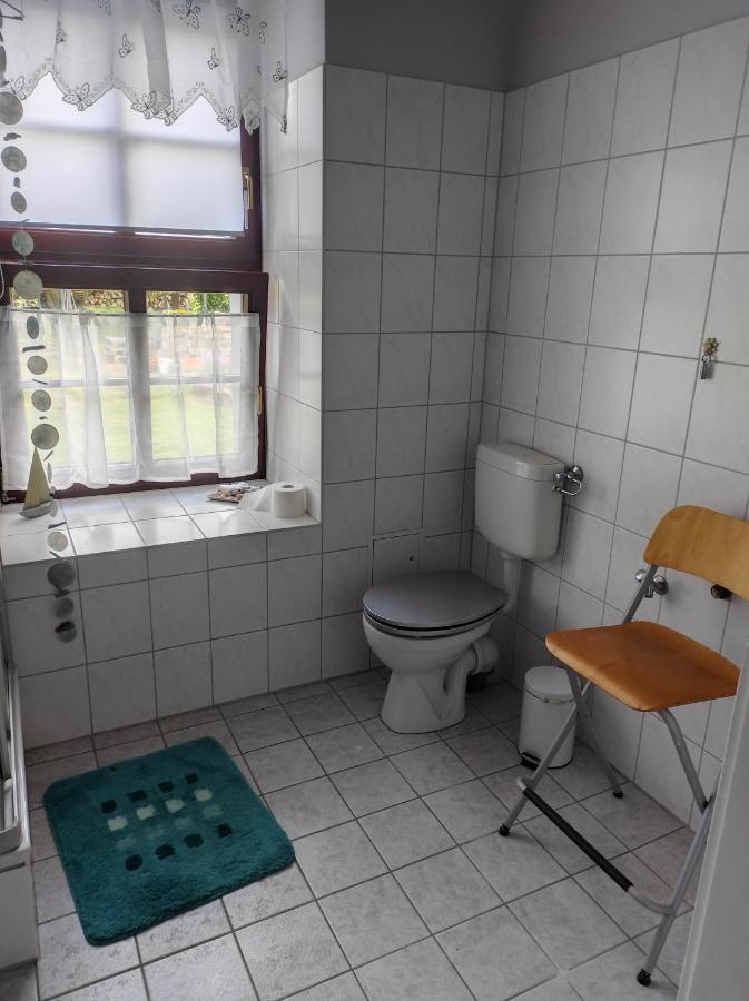 Schoene Gemuetliche Ferienwohnung Am Saaleradweg Grosseutersdorf エクステリア 写真