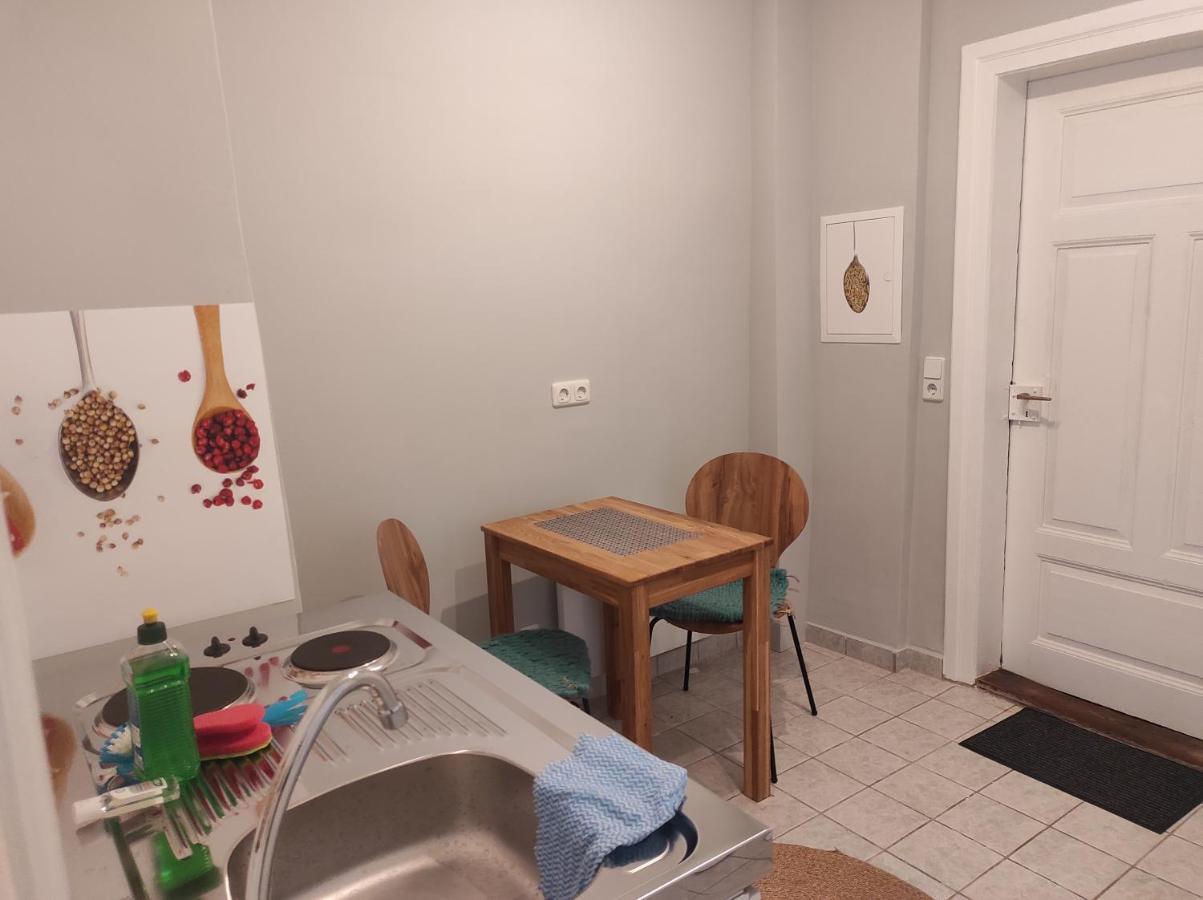 Schoene Gemuetliche Ferienwohnung Am Saaleradweg Grosseutersdorf エクステリア 写真