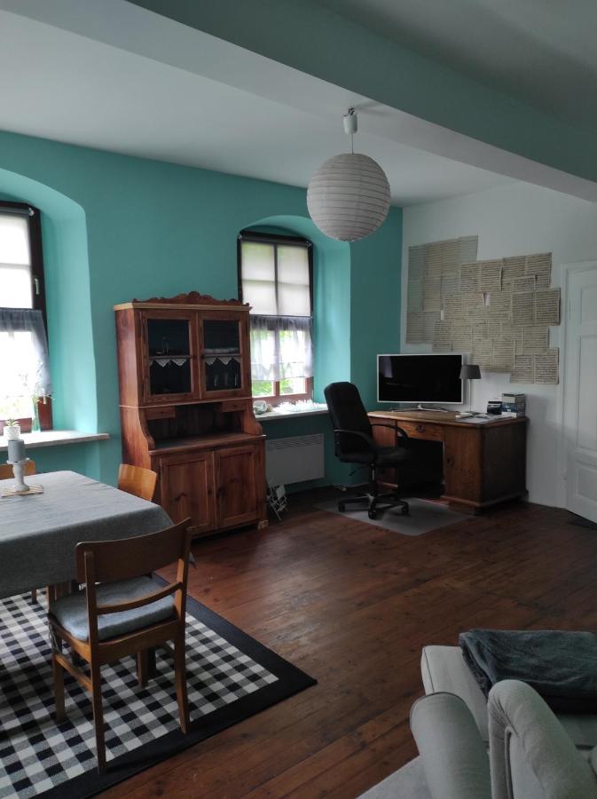 Schoene Gemuetliche Ferienwohnung Am Saaleradweg Grosseutersdorf エクステリア 写真